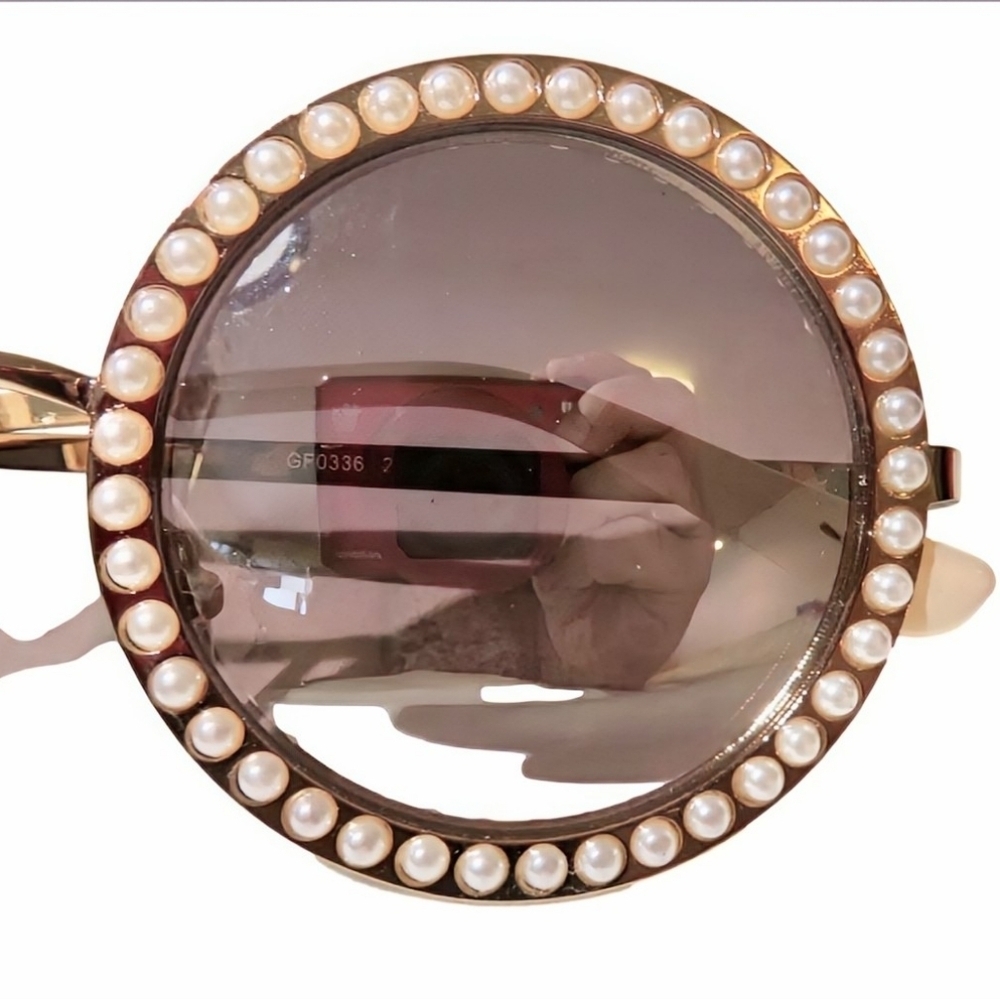 Guess Chic Sunglasses Pearl White Girly Gold Lense Red Guess Glasses Case - Picture 10 of 12